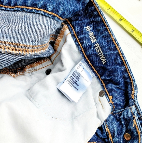 AEO Hi-Rise Destroyed Cheeky Lace Jean Shorts - Picture 10 of 11